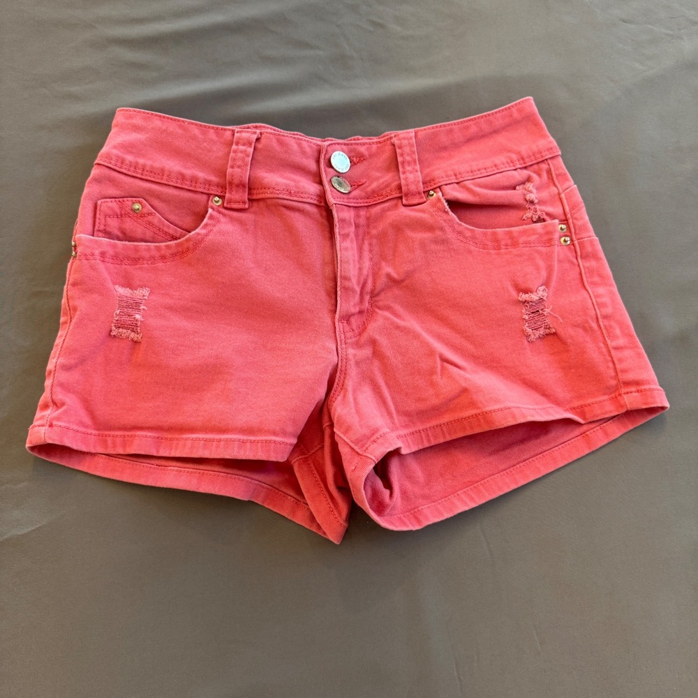 YMI Wanna Betta Butt‎ Coral Pink Distressed Denim Shorts Womens Size 5/27